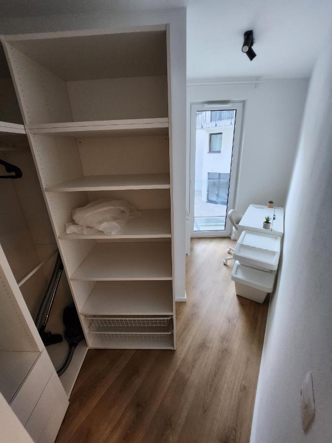 Mickey Apartment Old Town Братислава Екстериор снимка